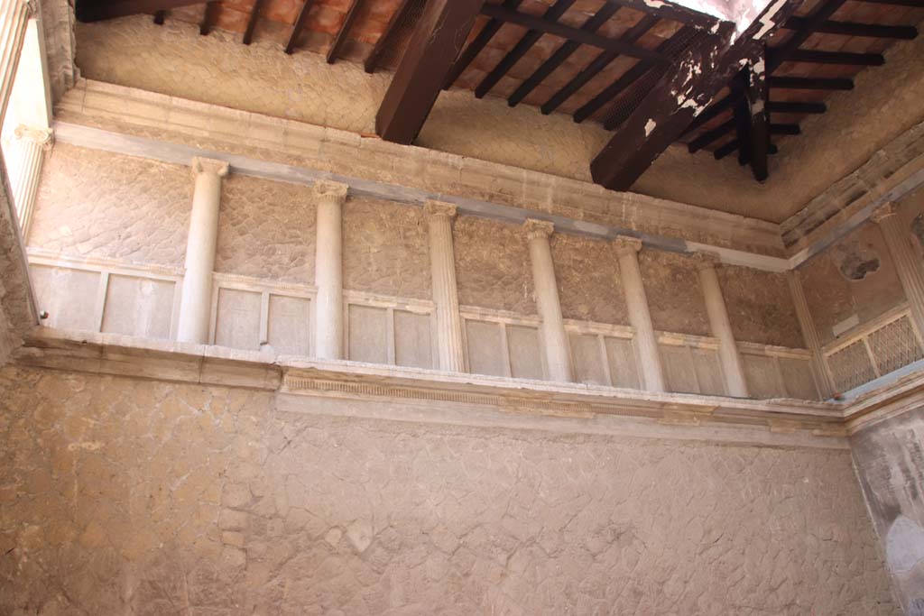 V.1 Herculaneum, September 2019. Upper south side of atrium. Photo courtesy of Klaus Heese.